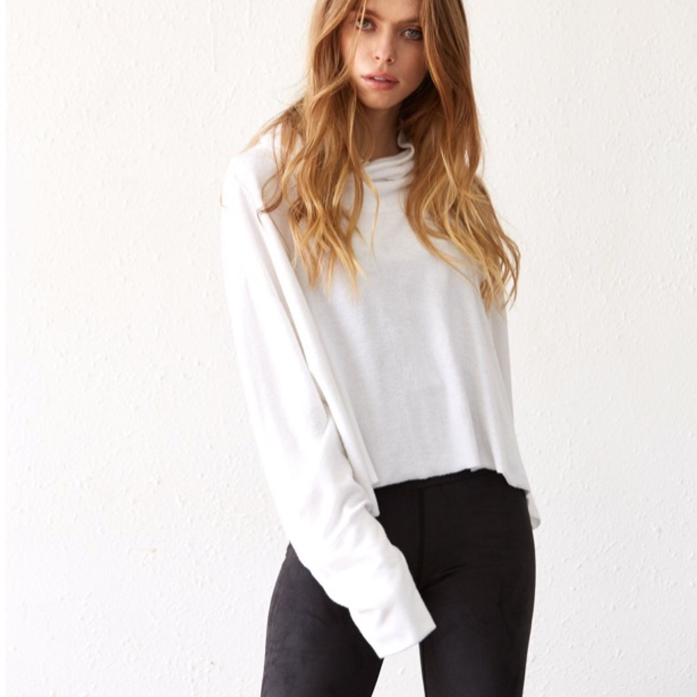 ⚡️LIGHTENING DEAL! TRIBE KELLEY Wavy Neck
